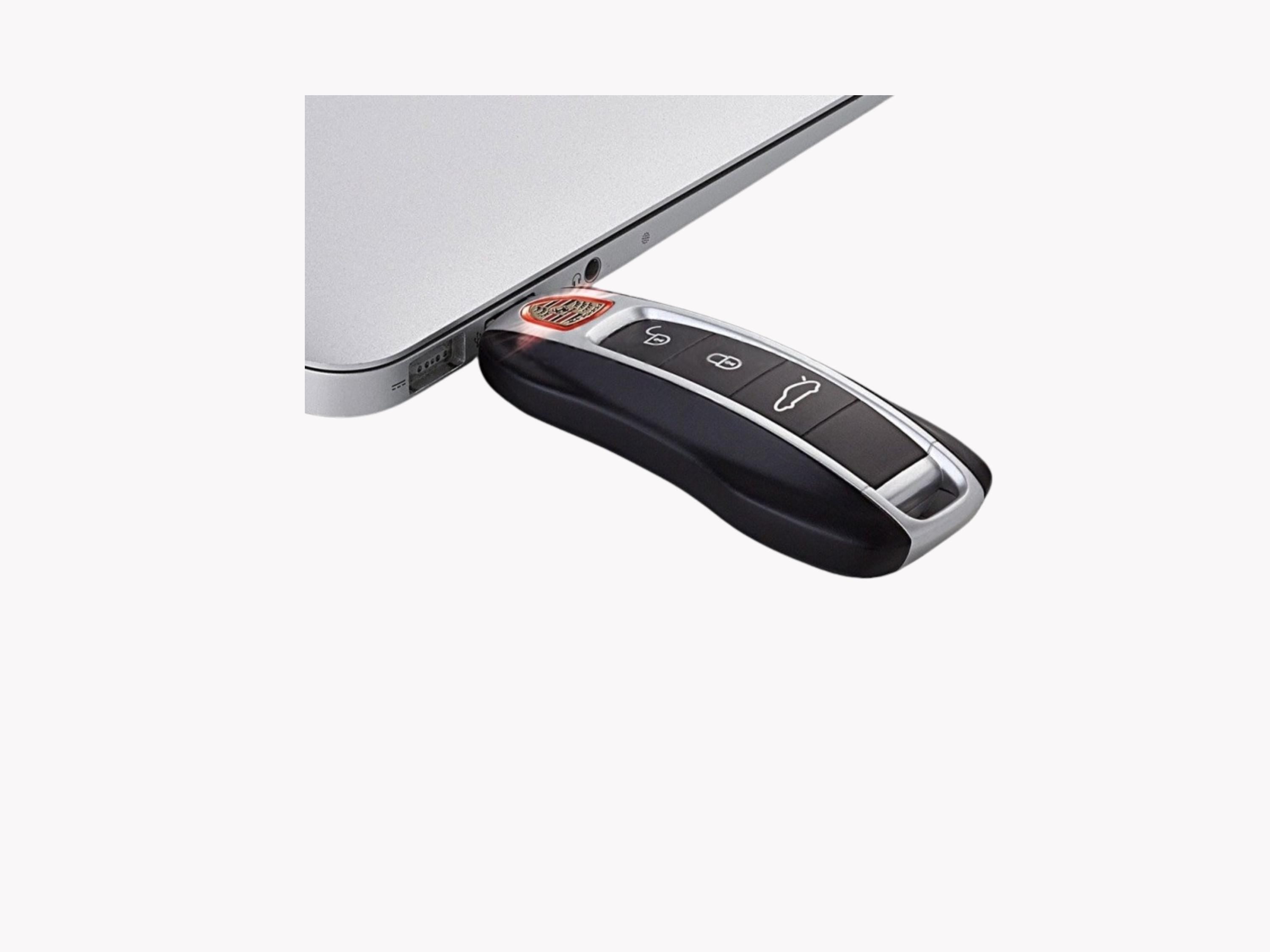 Porsche Gift Set: 911 Wireless Mouse, 64GB USB Key