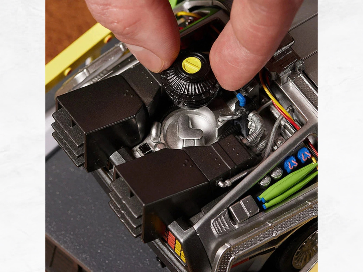 24 Days Back To The Future  Model Advent Calendar –  DeLorean Build Kit | 24-Day Christmas Countdown