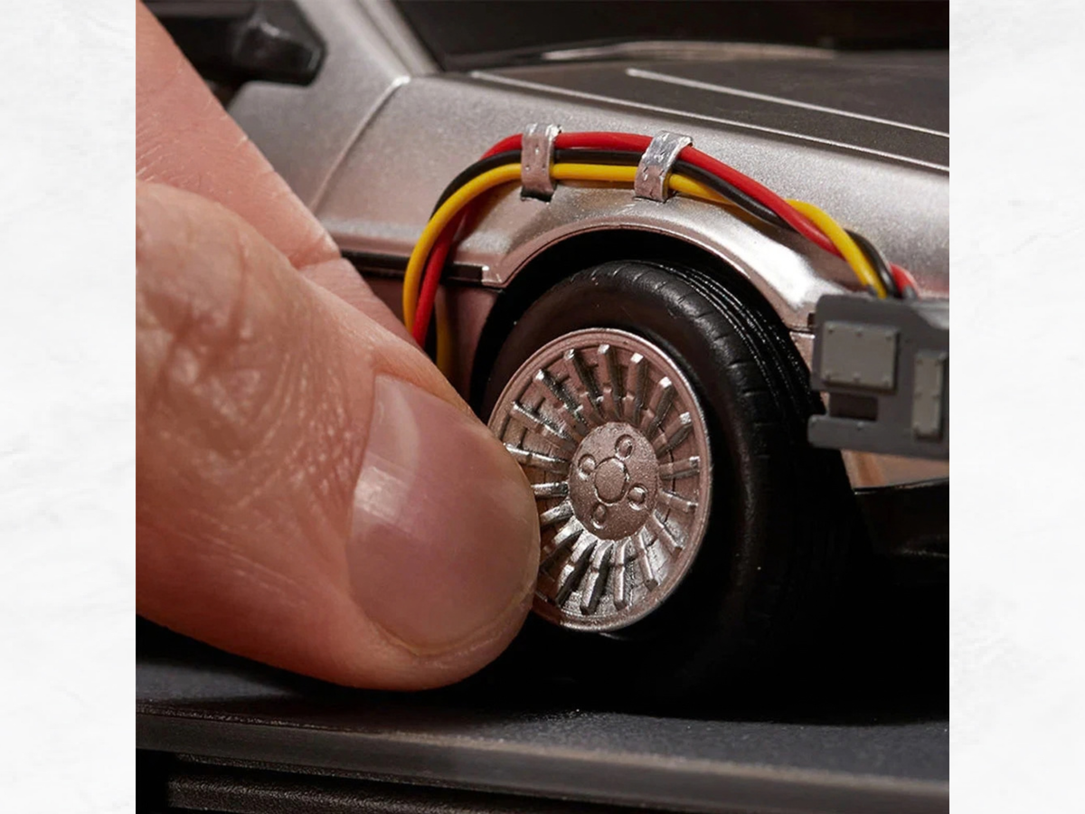 24 Days Back To The Future  Model Advent Calendar –  DeLorean Build Kit | 24-Day Christmas Countdown