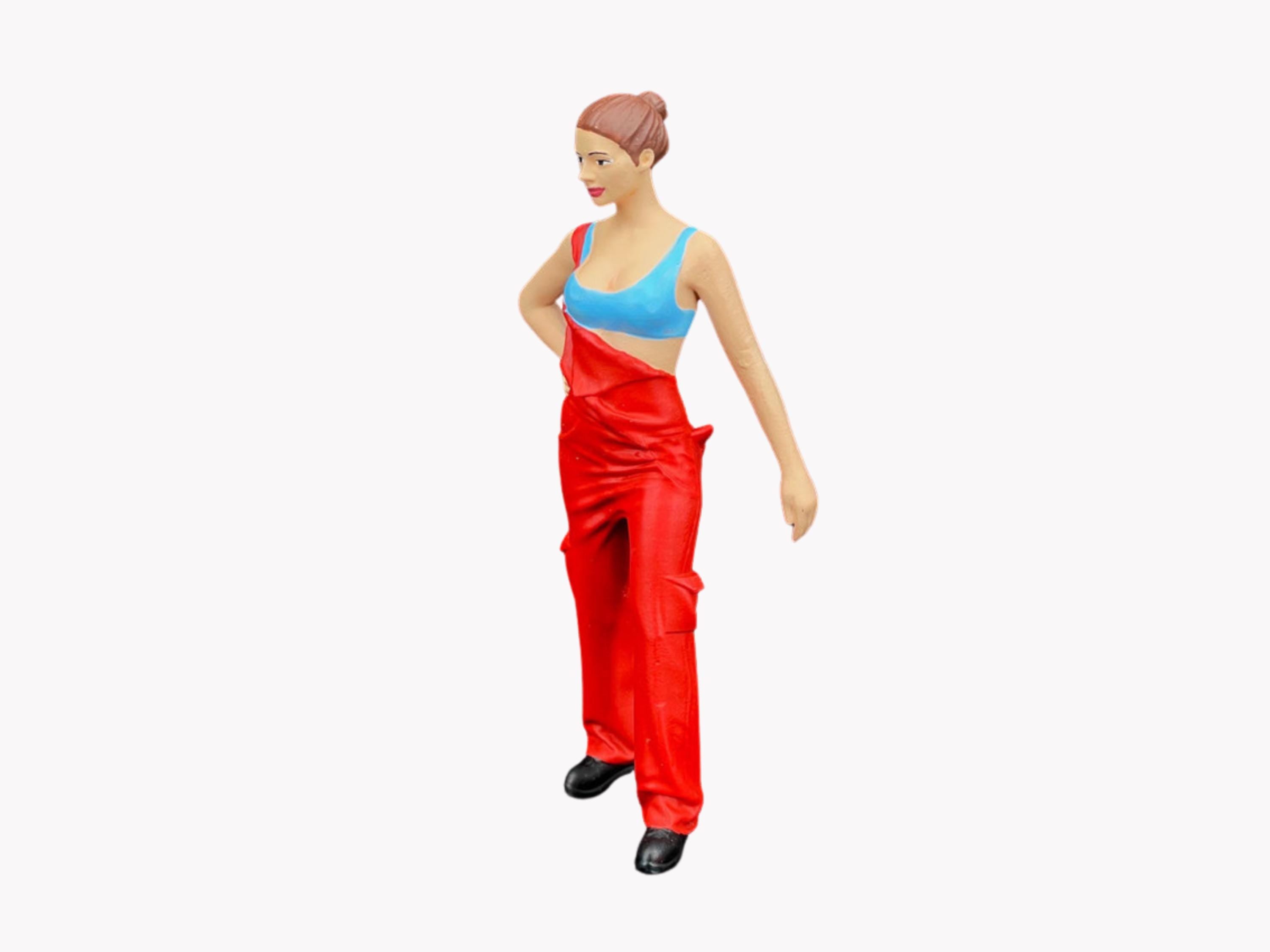 Hand-Painted Resin Mechanic Girl Figurine: 1/18 Scale Diorama