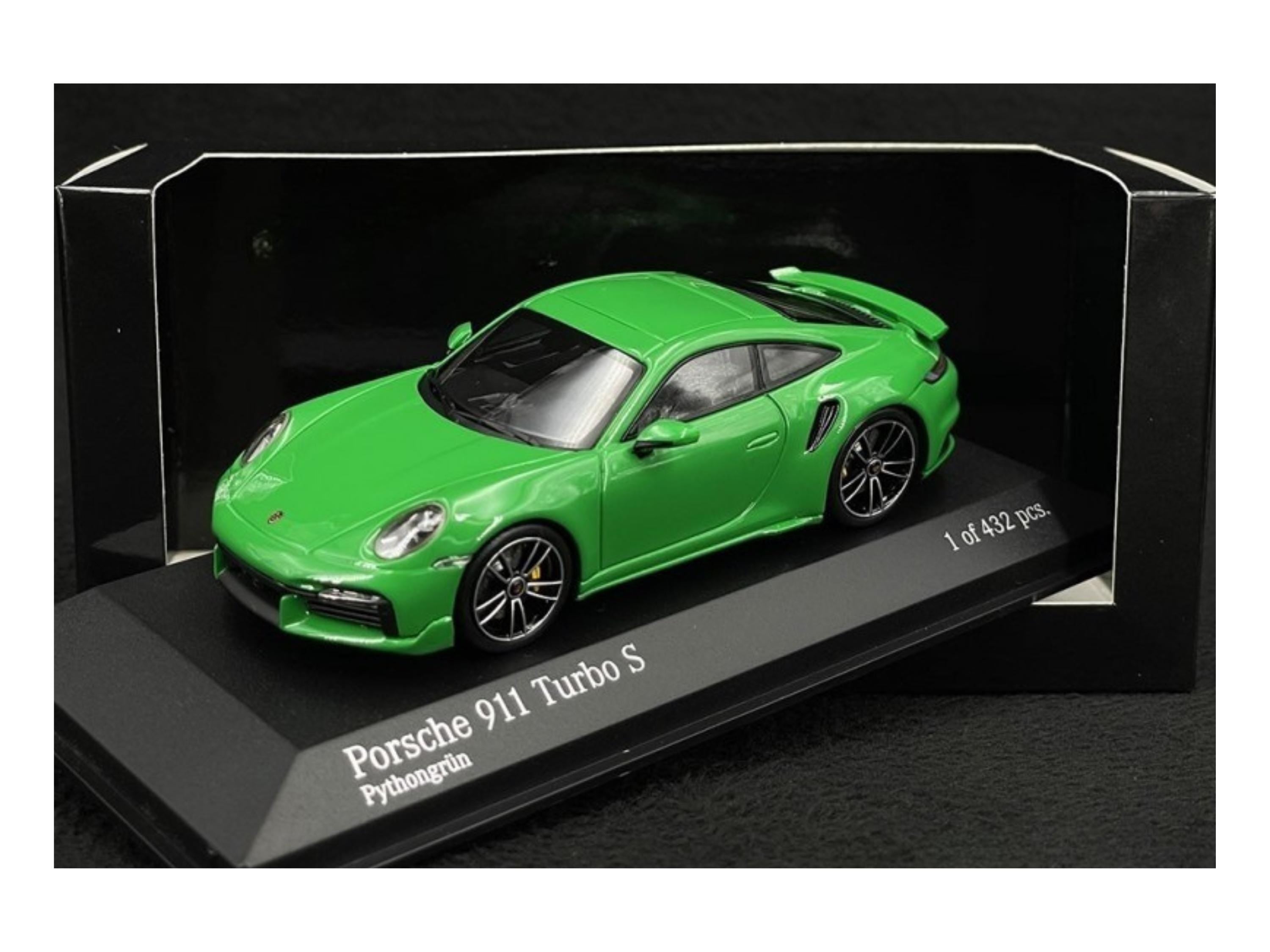 Porsche Scale Model Car I 911 Turbo S Coupe Sport Design 2021 – Python Green | 1:43 Scale Model Car | Collector’s Gift | Limited Edition | Car Lover