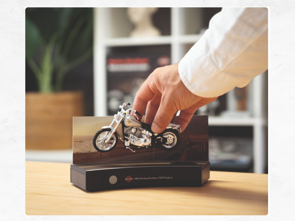 Harley-Davidson FXST Softail 1984 Advent Calendar | 1:18 Scale Model Kit with Sound | Franzis 67284