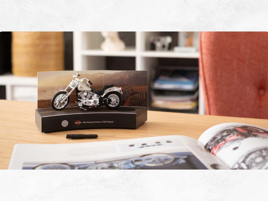 Harley-Davidson FXST Softail 1984 Advent Calendar | 1:18 Scale Model Kit with Sound | Franzis 67284