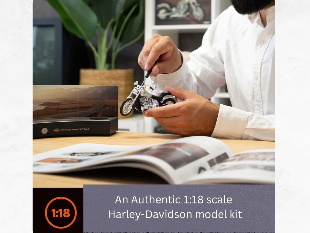 Harley-Davidson FXST Softail 1984 Advent Calendar | 1:18 Scale Model Kit with Sound | Franzis 67284