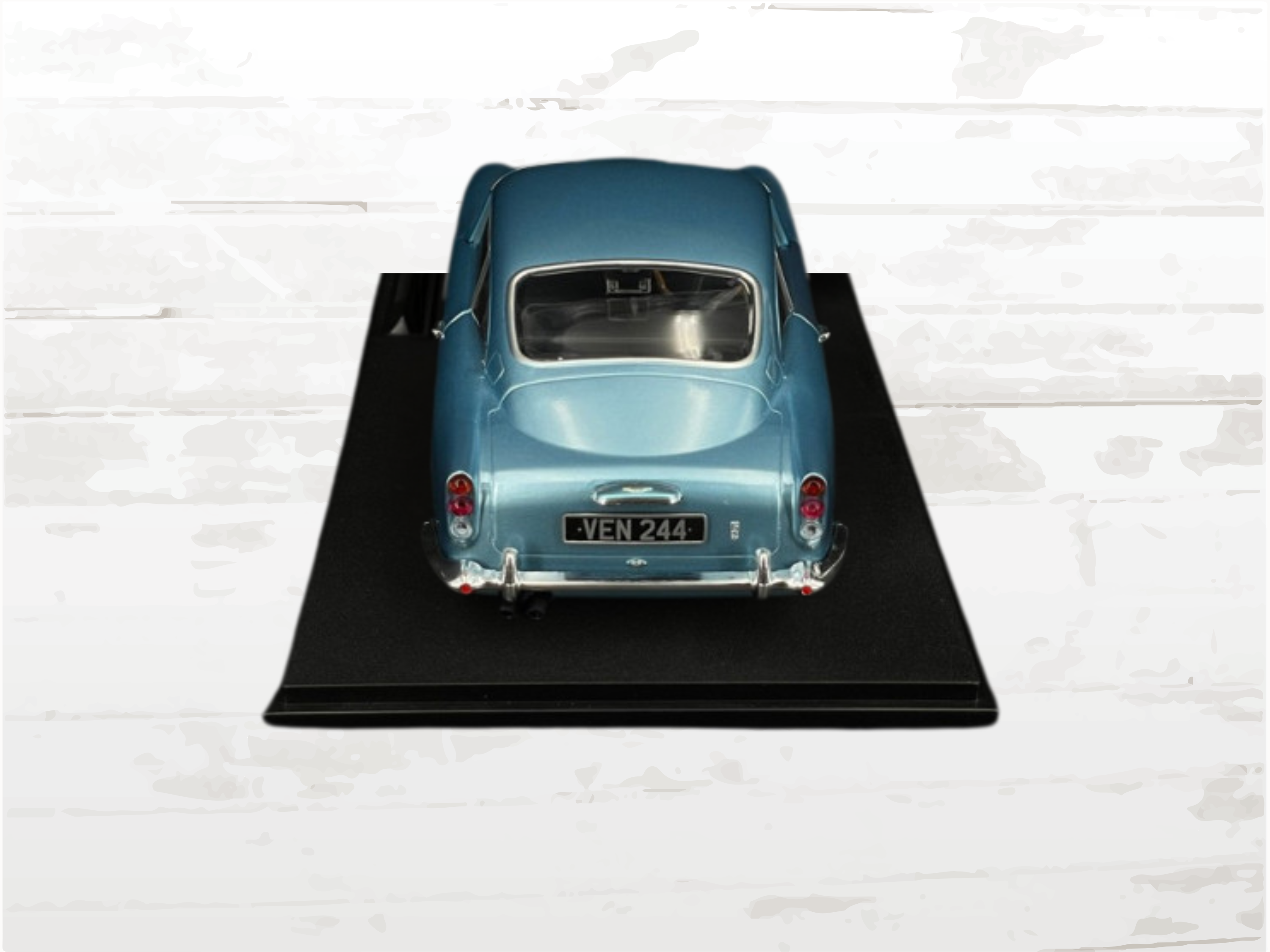 Aston Martin DB5 1964 Metallic Blue 1:18 Model | Solido Diecast