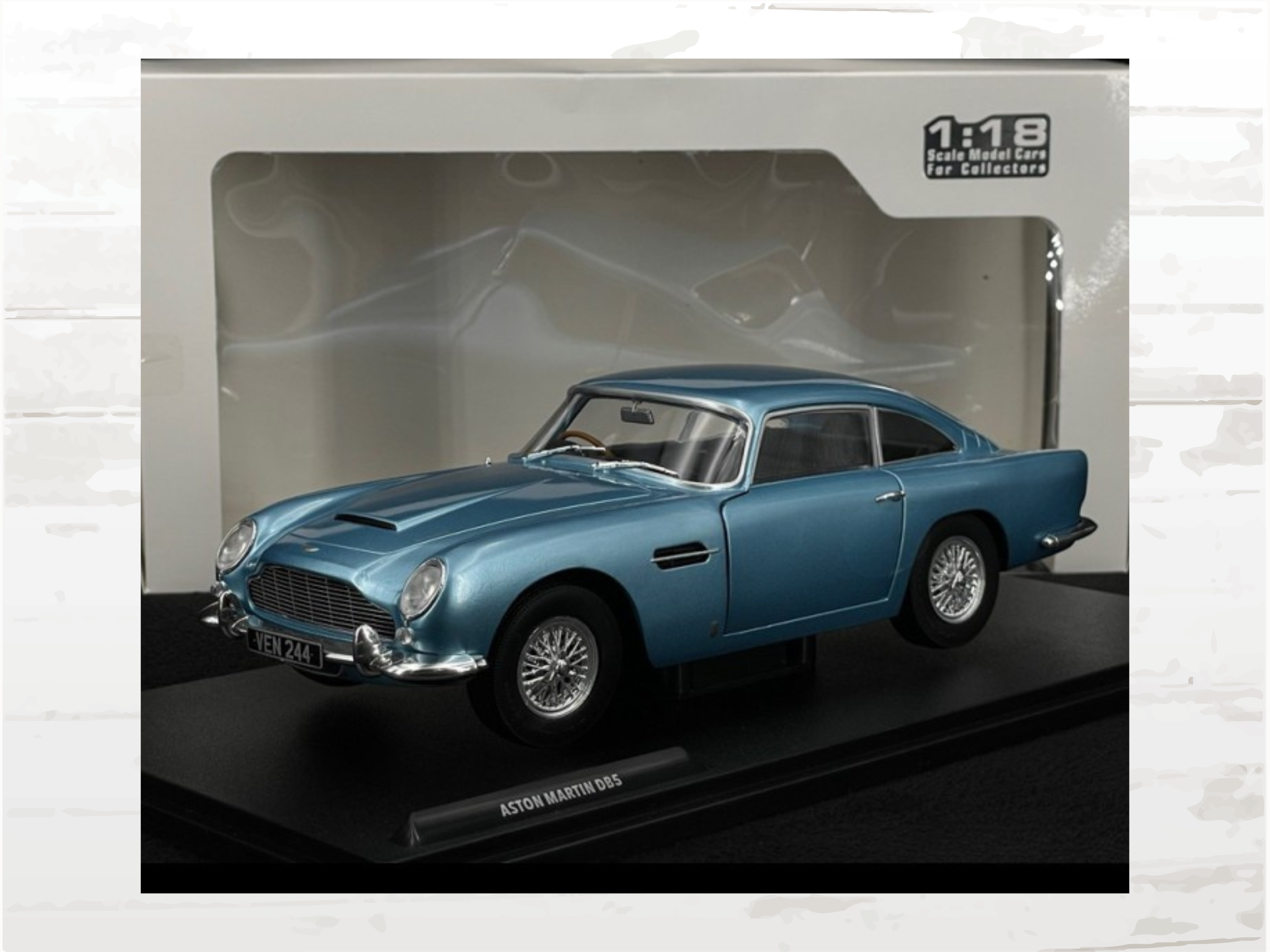 Aston Martin DB5 1964 Metallic Blue 1:18 Model | Solido Diecast