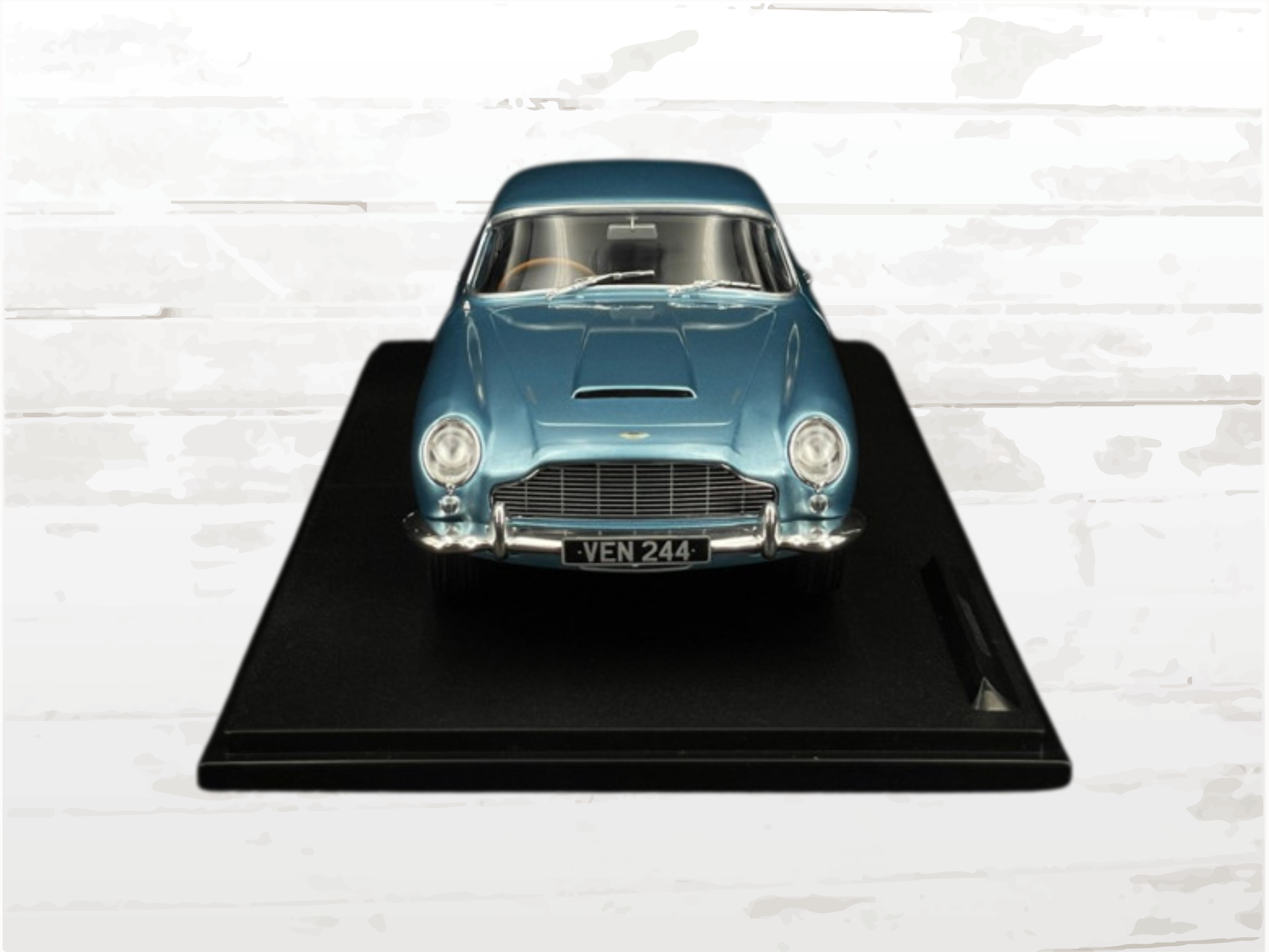 Aston Martin DB5 1964 Metallic Blue 1:18 Model | Solido Diecast