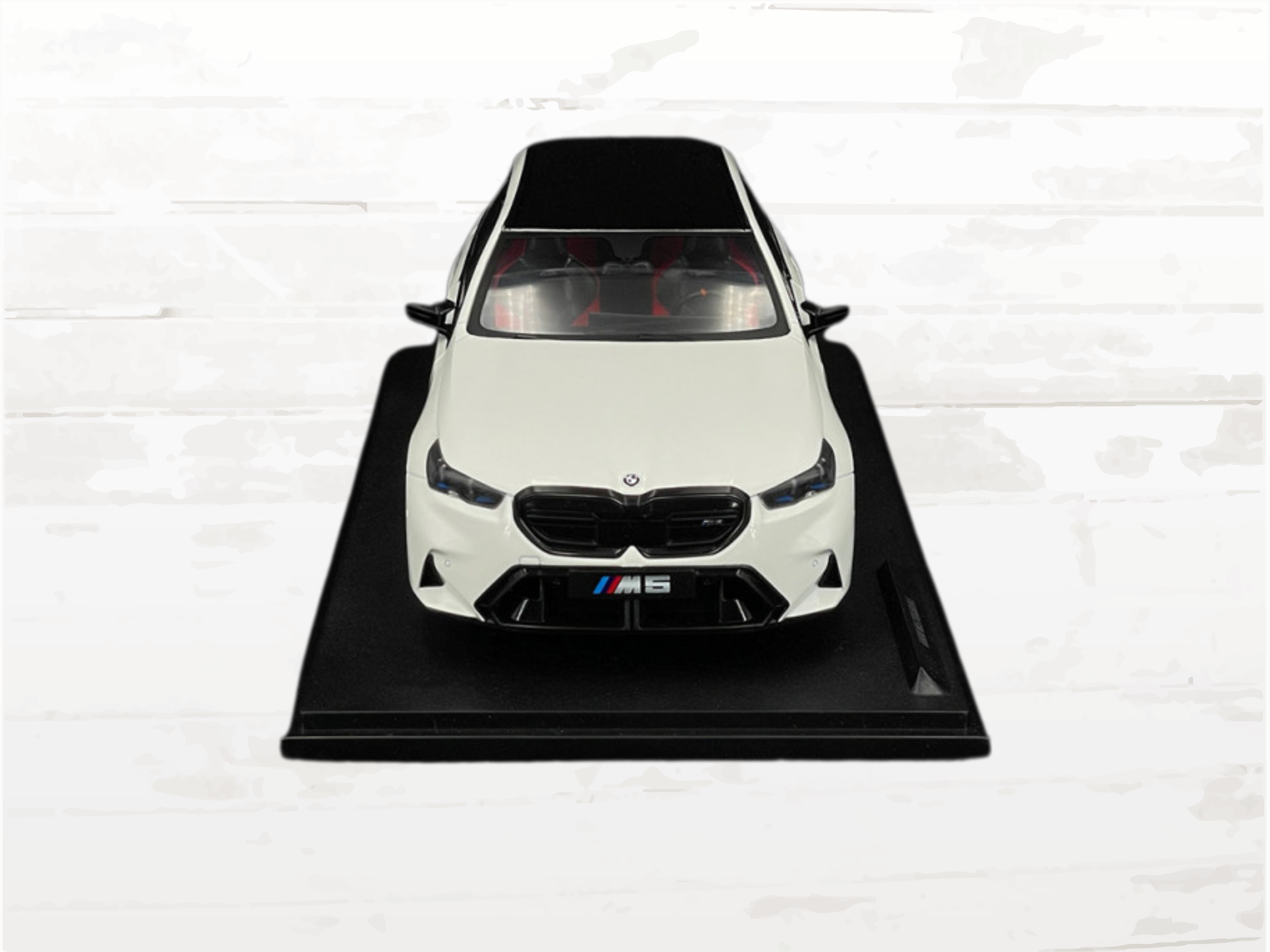 BMW M5 Touring G99 Alpine White 2025 | 1:18 Scale Diecast Model