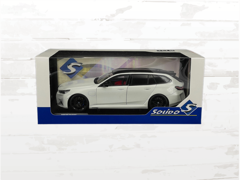 BMW M5 Touring G99 Alpine White 2025 | 1:18 Scale Diecast Model
