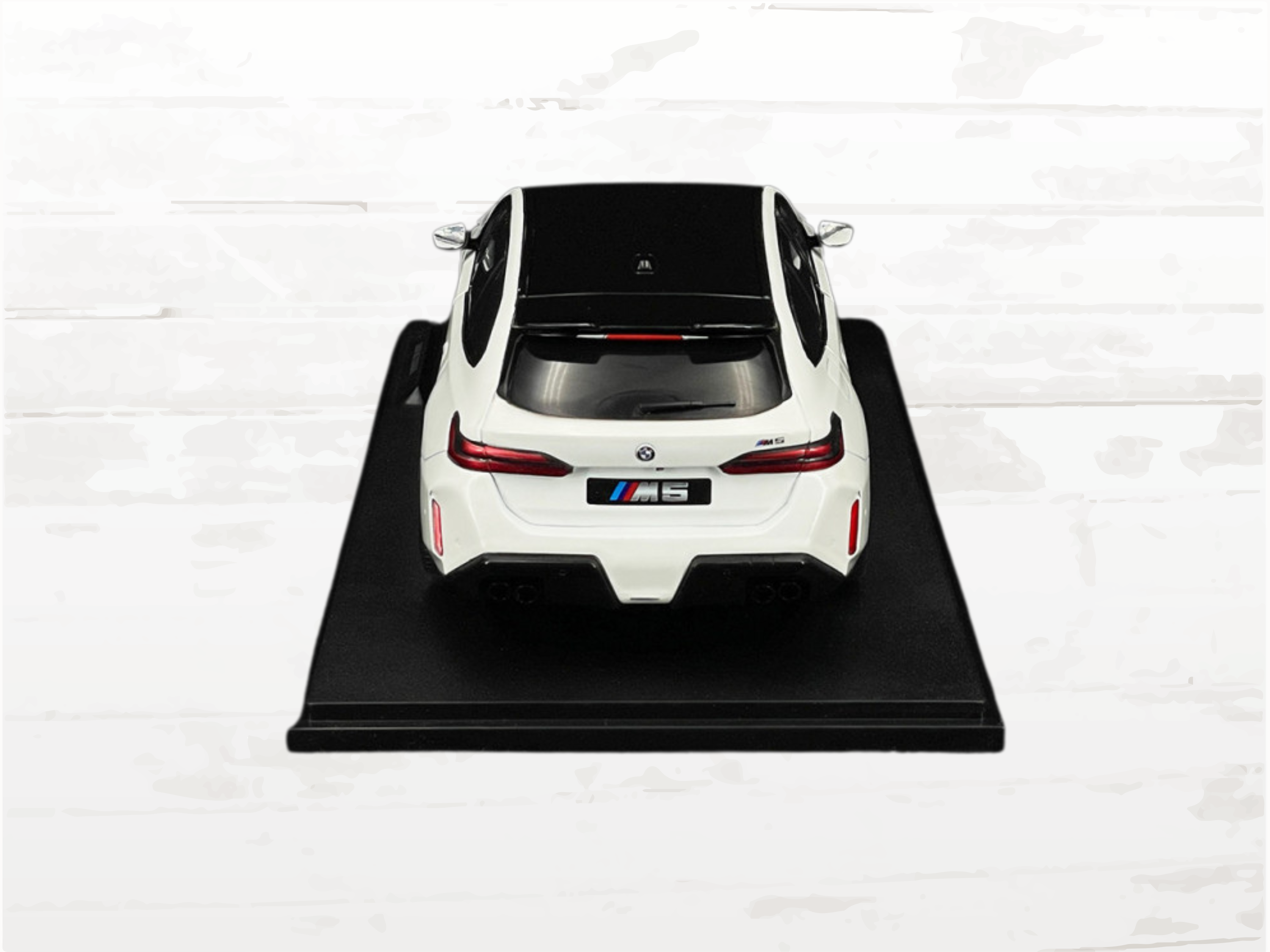 BMW M5 Touring G99 Alpine White 2025 | 1:18 Scale Diecast Model