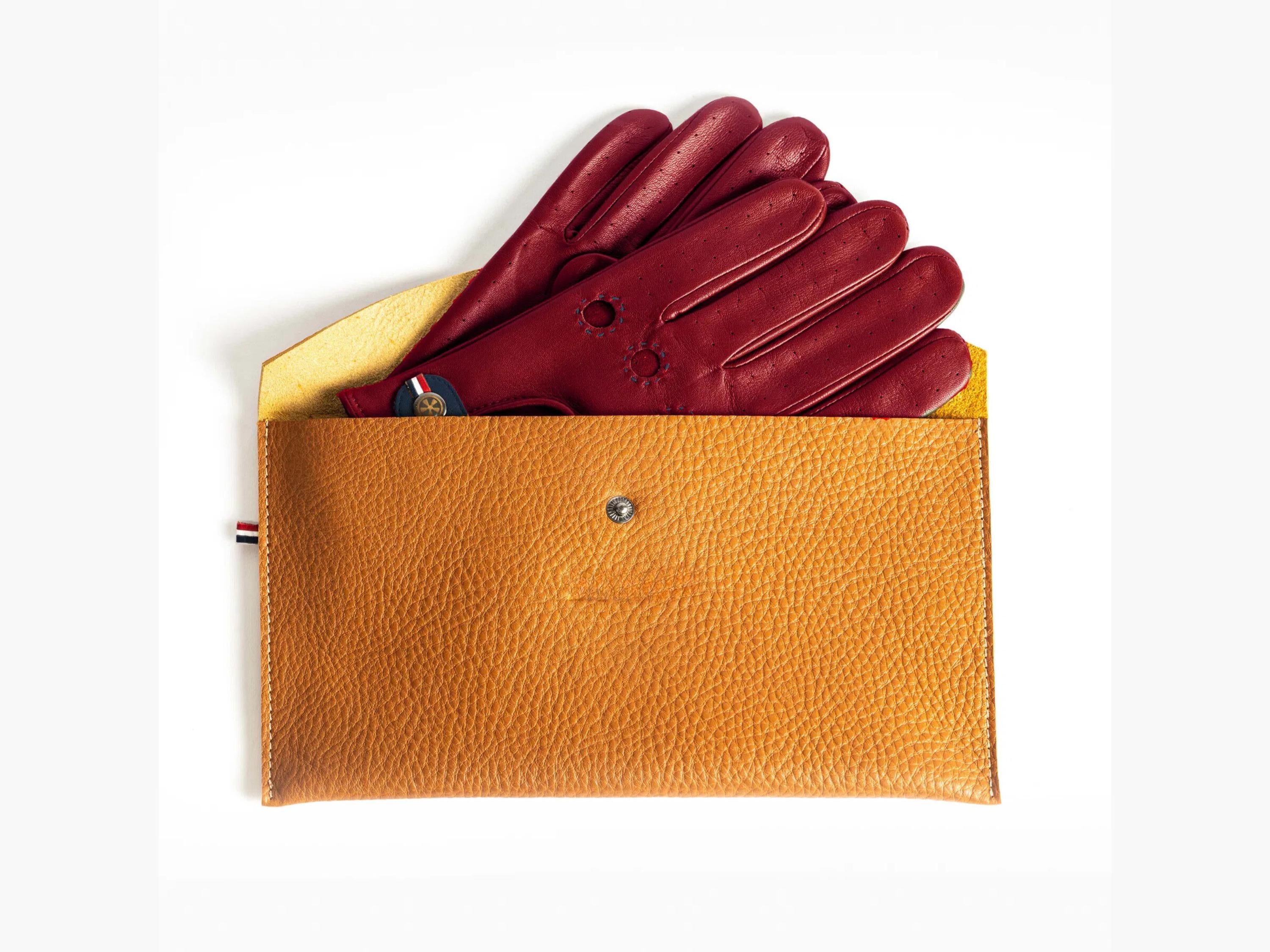 Burgundy Leather Driving Gloves: Sheepskin Classic Car Accessory