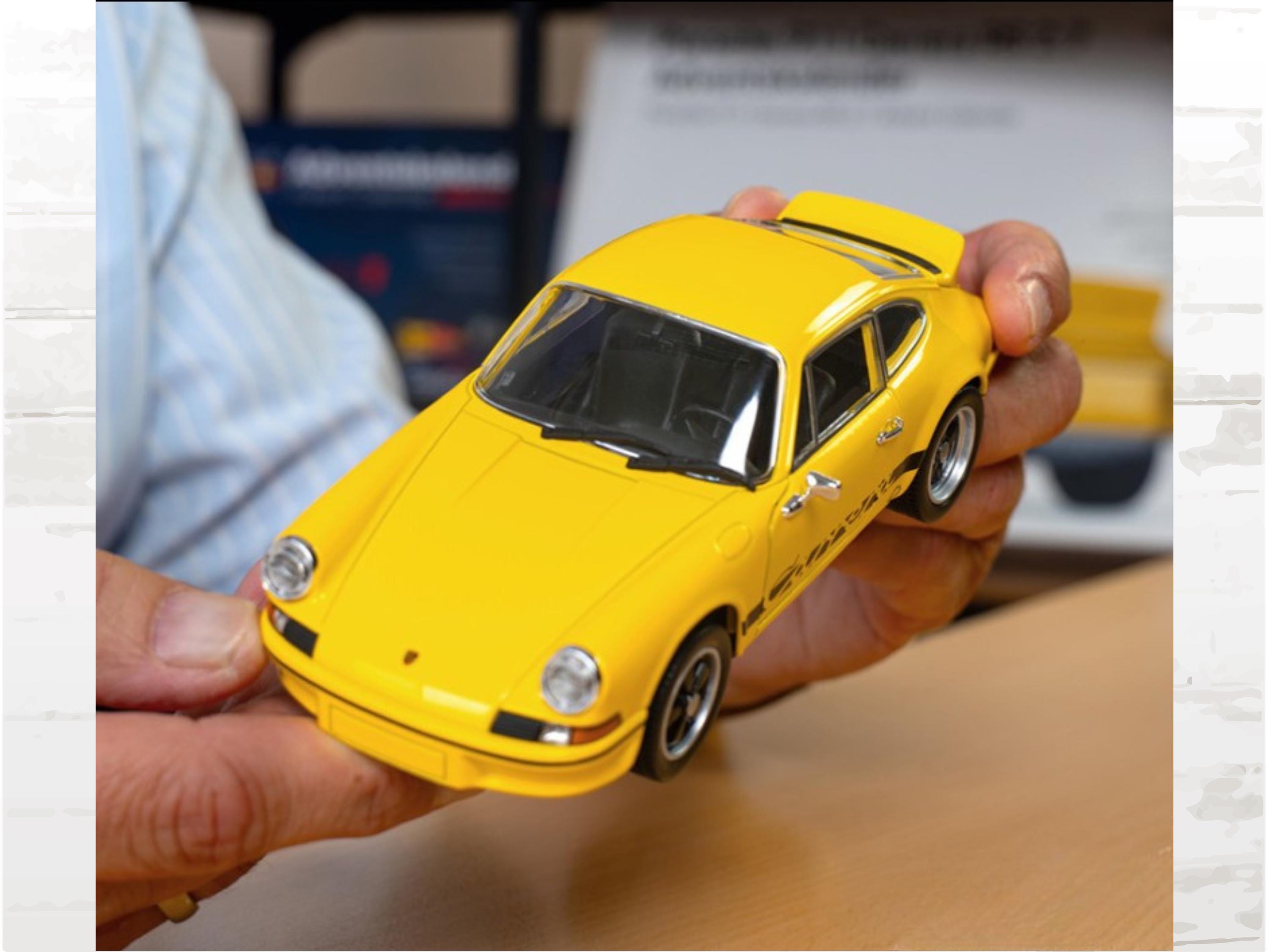 Porsche 911 Carrera RS 2.7 Advent Calendar, 1:24 Scale