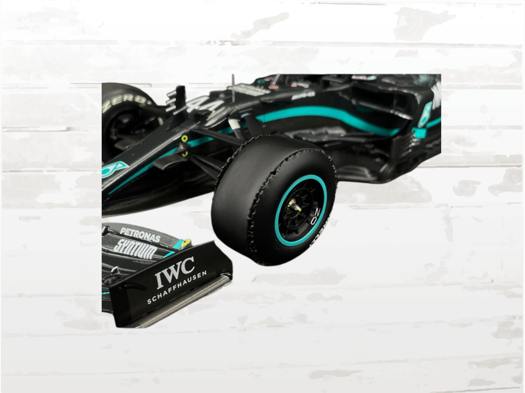 Lewis Hamilton Mercedes-AMG W11 No.44 F1 Winner British GP 2020 – 1/18 Scale Model