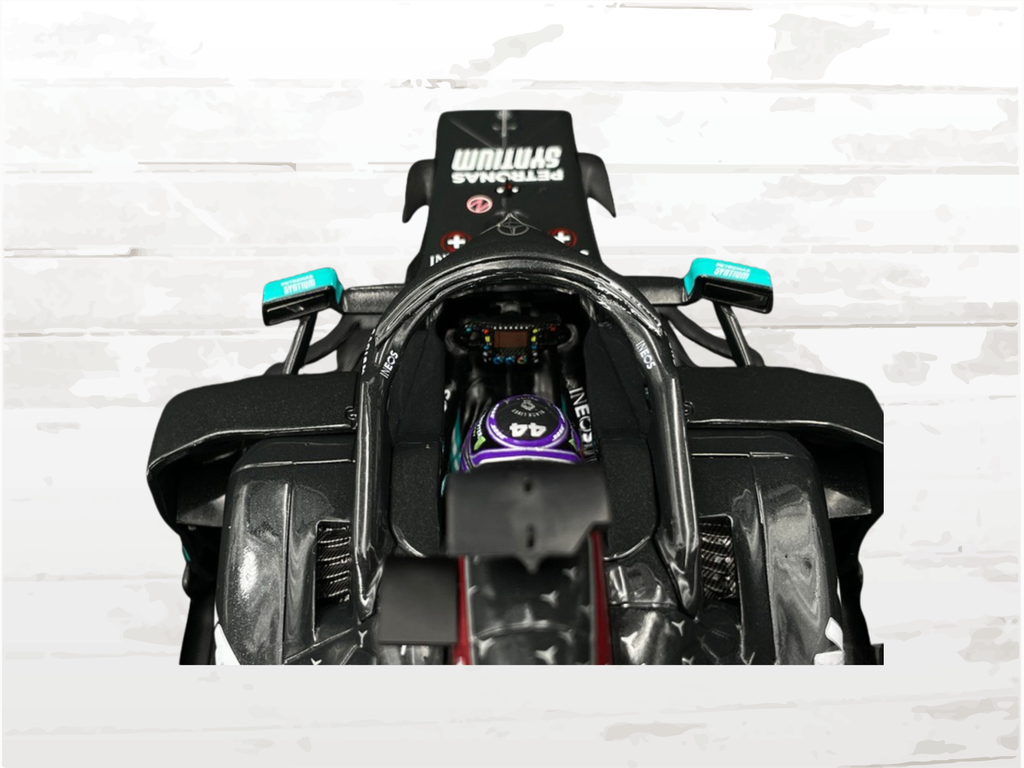 Lewis Hamilton Mercedes-AMG W11 No.44 F1 Winner British GP 2020 – 1/18 Scale Model